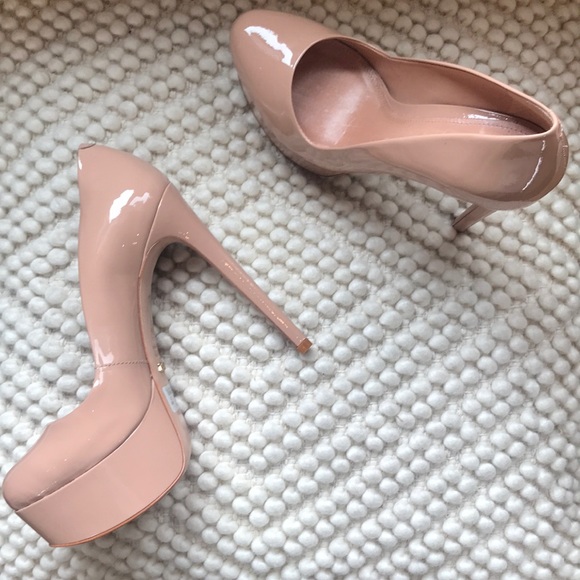 Beautiful verniz peach Schutz high heels - Picture 7 of 7